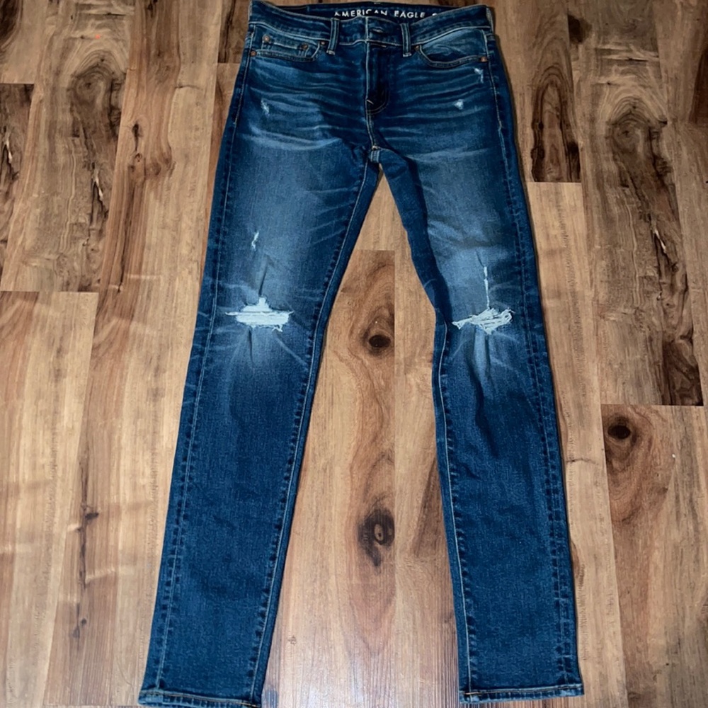 NWOT American Eagle Mens Next Level Airflex Skinny Jeans with Rips in Knees